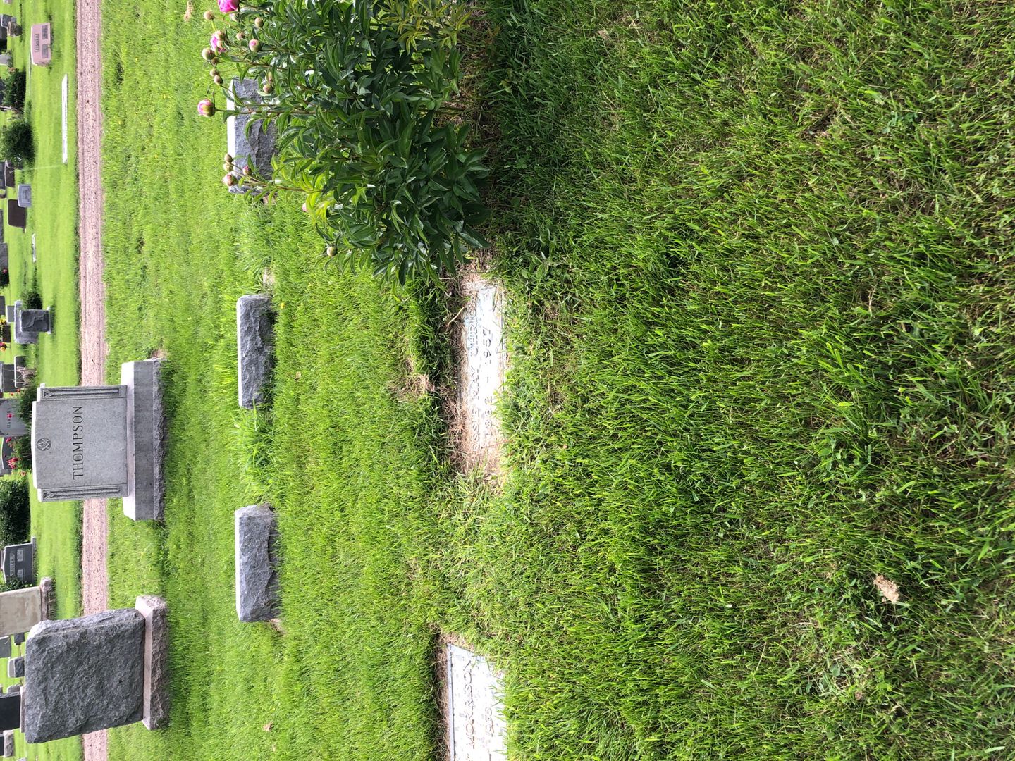 Bessie Mae Uhrich's grave. Photo 1