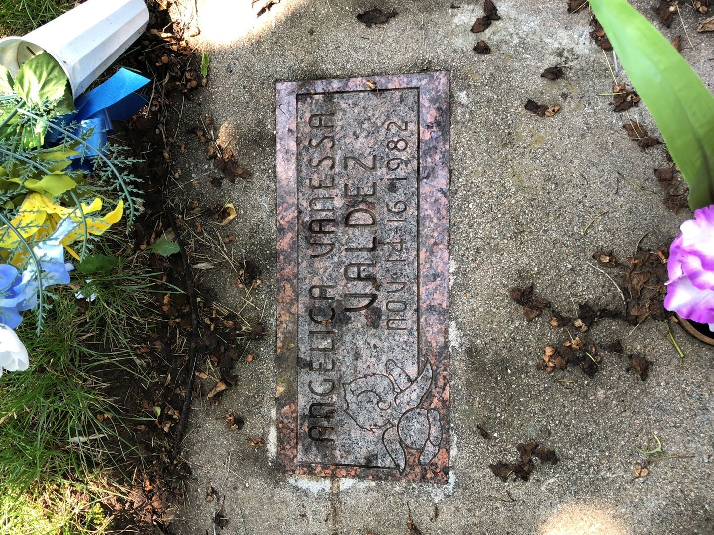 Angelica Vanessa Valdez's grave. Photo 1