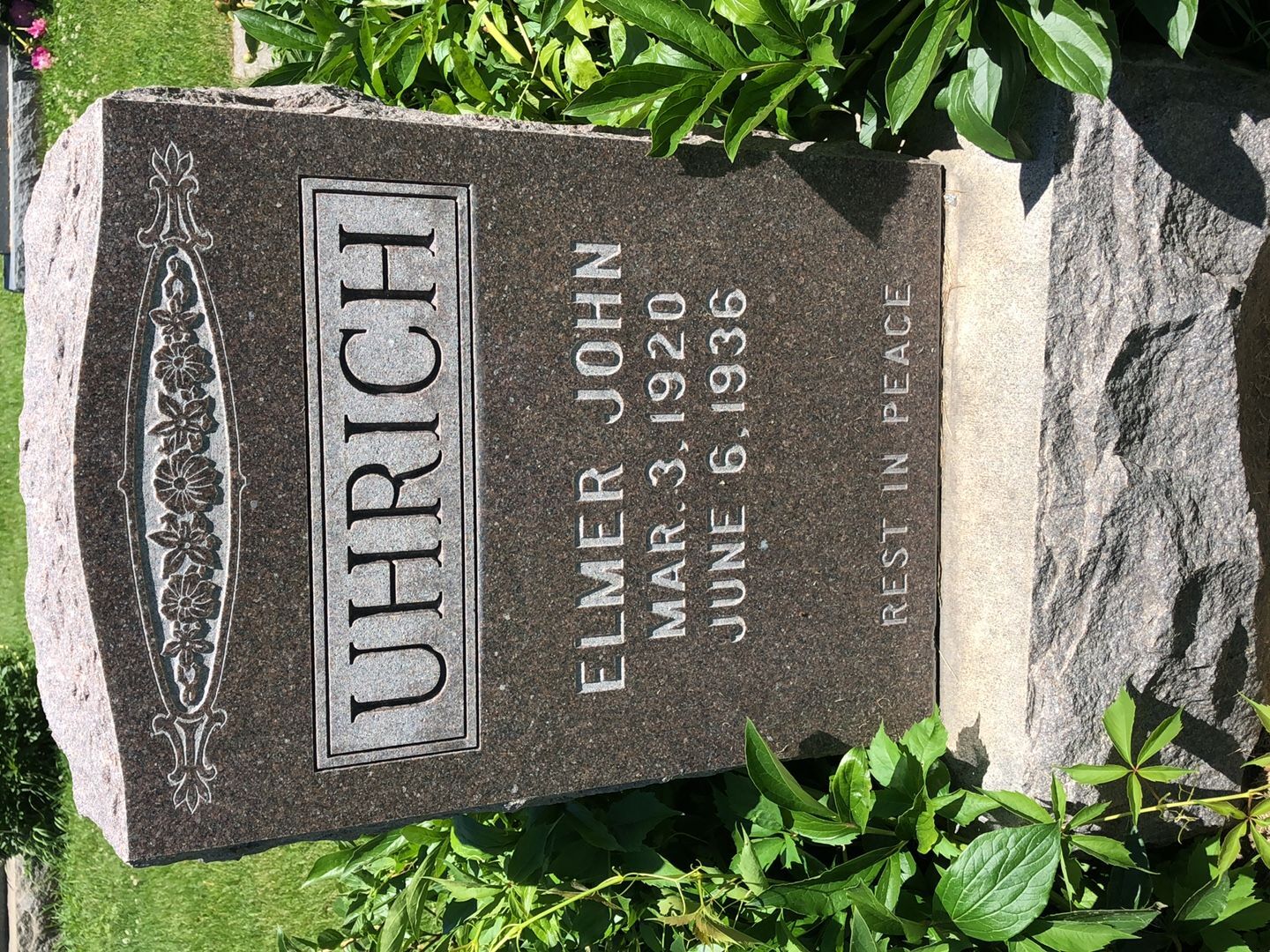Elmer John Uhrich's grave. Photo 1