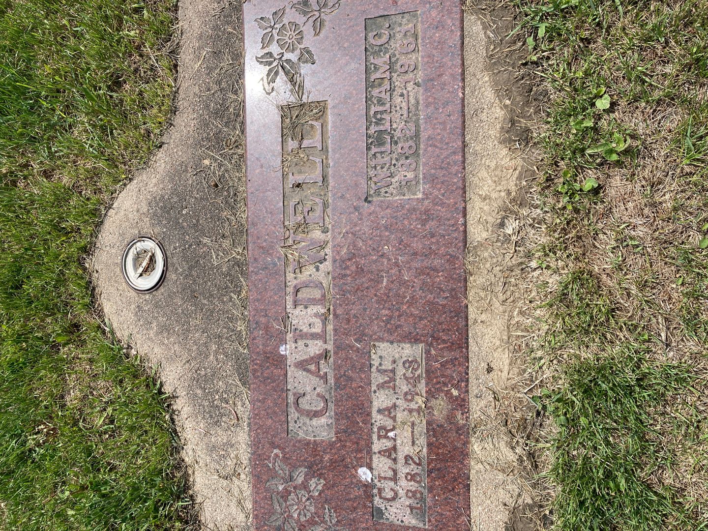 Infant Caldwell's grave. Photo 1