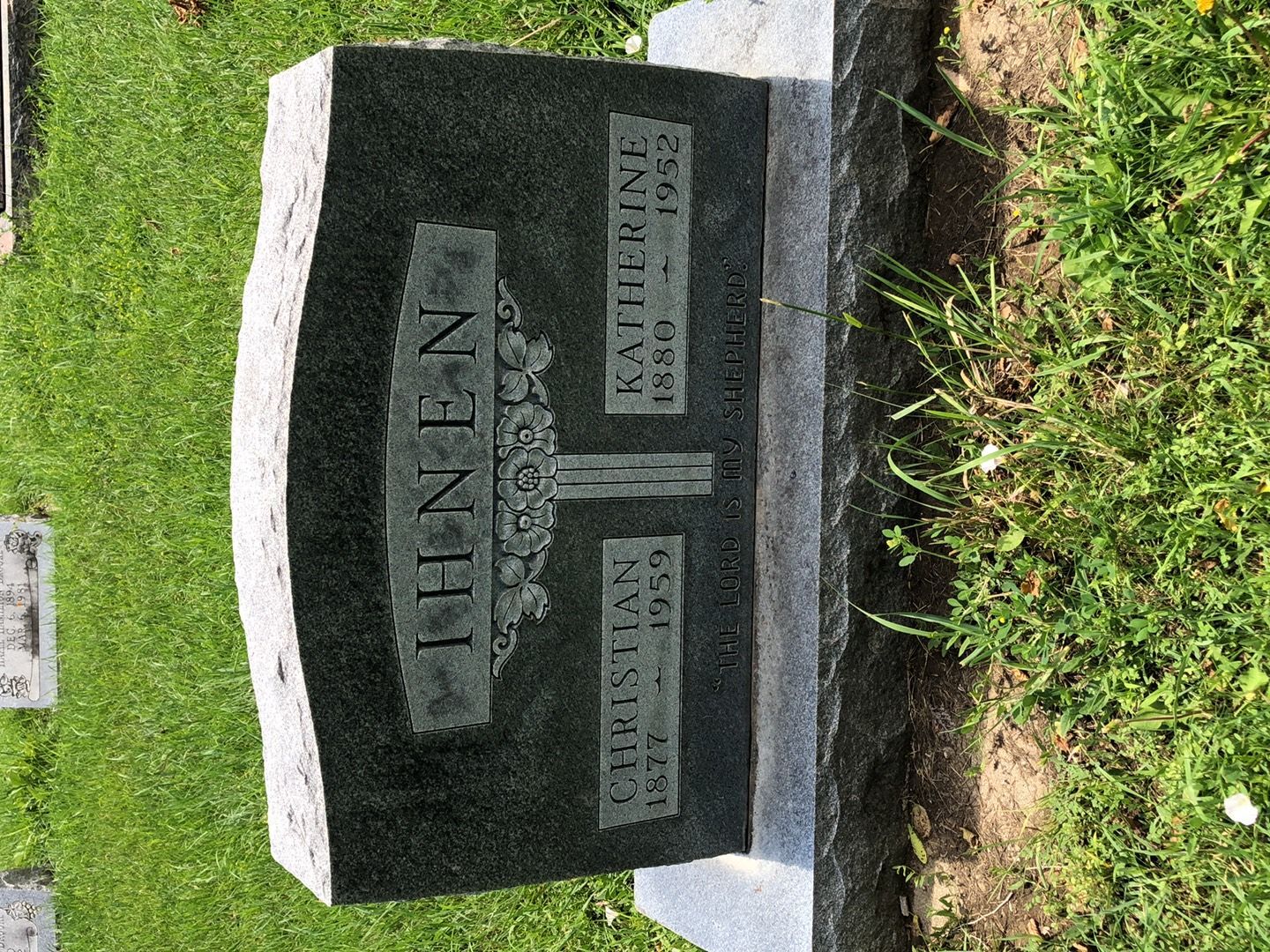 Katherine Ihnen's grave. Photo 1