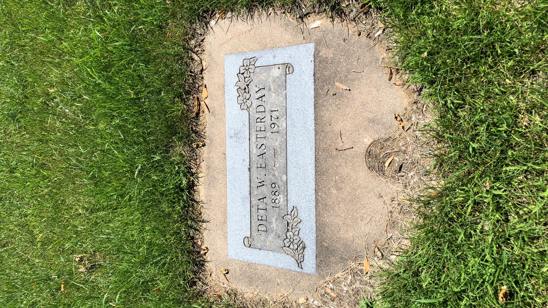 Deta W. Easterday's grave. Photo 1